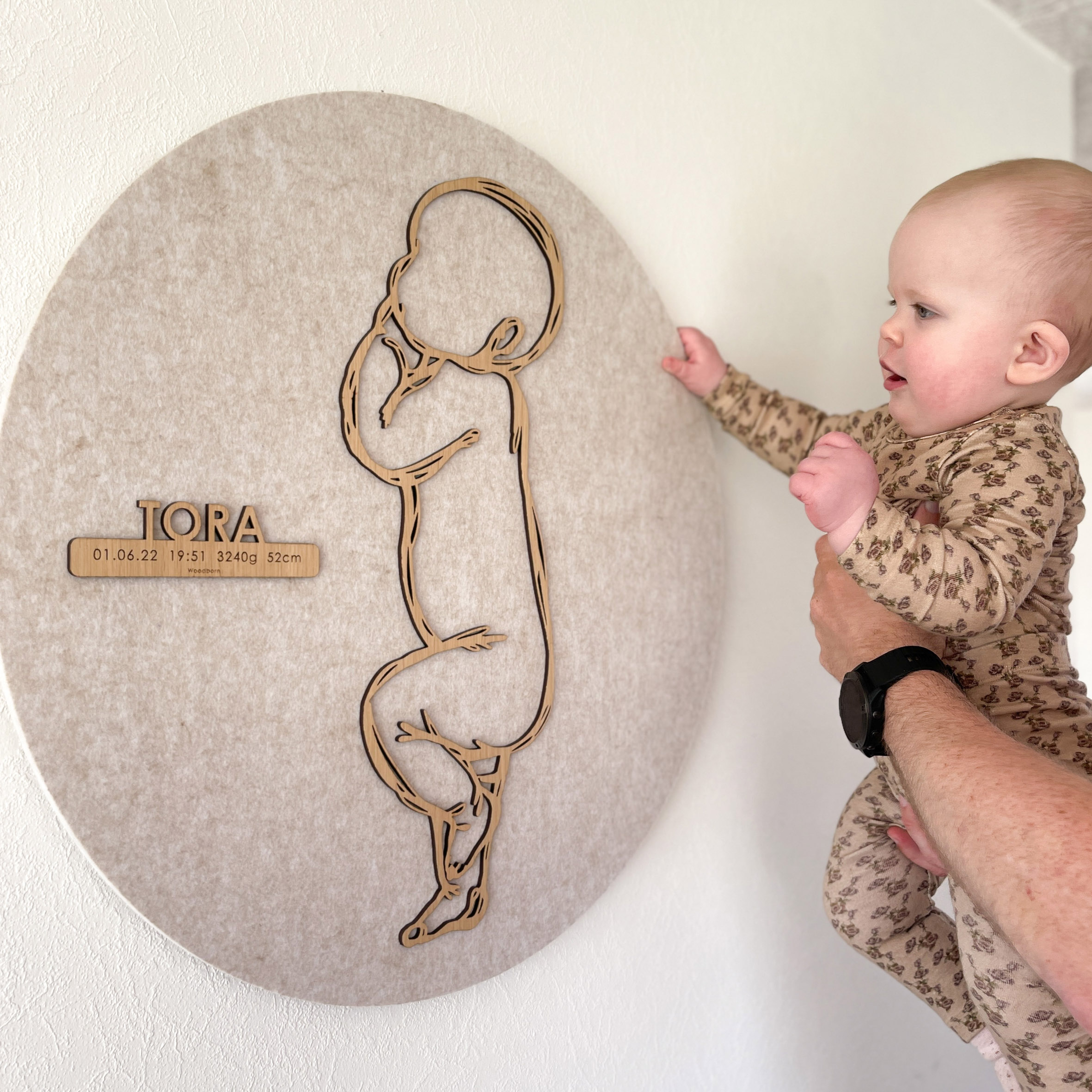 FØDSELSTAVLER I TRÆ