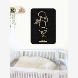 Fdselstavle i tr og akustikfilt - ENGLEBABY