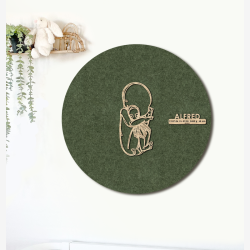 CUDDLE med sprutte  - �60cm F�dselstavle i tr� og akustikfilt