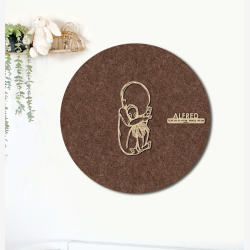 CUDDLE med sprutte  - �60cm F�dselstavle i tr� og akustikfilt
