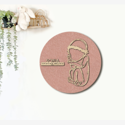 CUDDLE med blomsterkrans - �40cm F�dselstavle i tr� og akustikfilt