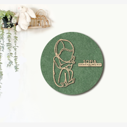 CUDDLE med hue - �40cm F�dselstavle i tr� og akustikfilt