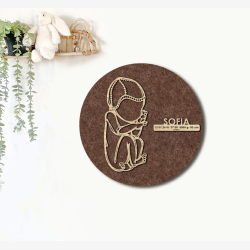 CUDDLE med hue - �40cm F�dselstavle i tr� og akustikfilt