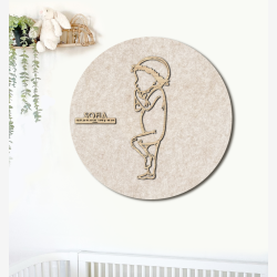 PR�MATUR med blomsterkrans - �60cm F�dselstavle i tr� og akustikfilt