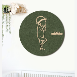 PR�MATUR med blomsterkrans - �60cm F�dselstavle i tr� og akustikfilt