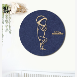 PR�MATUR med blomsterkrans - �60cm F�dselstavle i tr� og akustikfilt