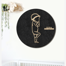 PR�MATUR med blomsterkrans - �60cm F�dselstavle i tr� og akustikfilt