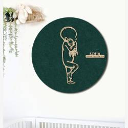 PR�MATUR med sprutte - �60cm F�dselstavle i tr� og akustikfilt