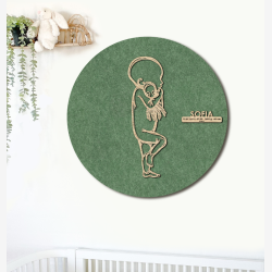 PR�MATUR med sprutte - �60cm F�dselstavle i tr� og akustikfilt