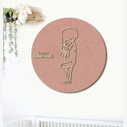 PR�MATUR med sprutte - �60cm F�dselstavle i tr� og akustikfilt