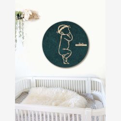 Fdselstavle i tr og akustikfilt - SLEEPY med blomsterkrans