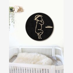 Fdselstavle i tr og akustikfilt - SLEEPY med blomsterkrans