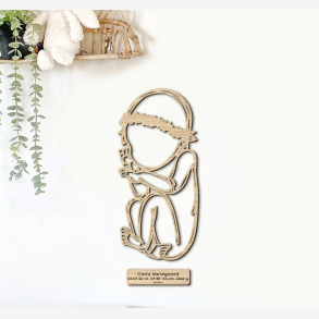 F�dselstavle i tr� - CUDDLE med blomsterkrans